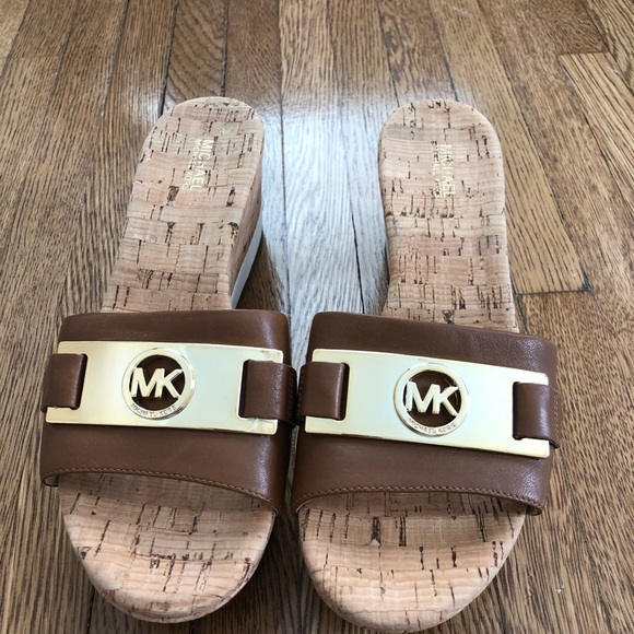 Size 8 Michael Kors Warren Platform Cork Wedge Retro From Macys Gold Logo - Picture 6 of 9